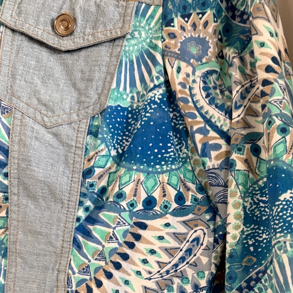 Chico’s Patchwork Denim Jacket Blue Boho Print Cotton Size Medium (1) - Picture 4 of 10